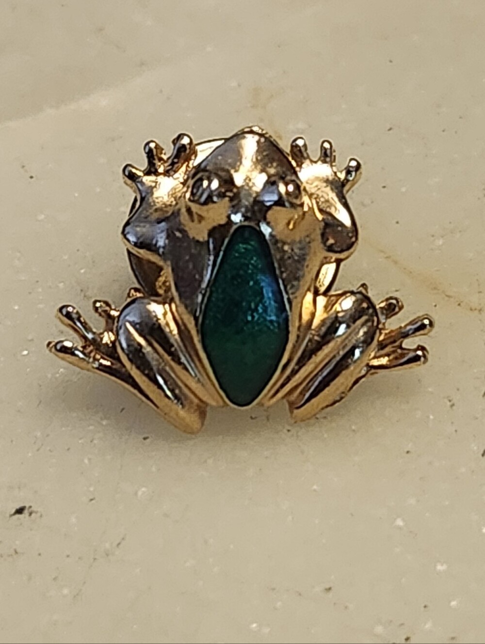 Vtg Avon Gold Tone Frog Brooch with Green Stone Belly Accent